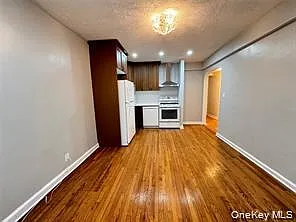 8516 Little Neck Pkwy #1 — Photo 4