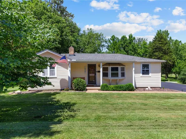 10561 Litz Ave, Saint Ann, MO 63074