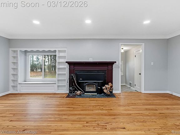 4th image of 34600 Freedom Rd