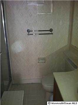 5th image of 105 Commons At Kingswood Dr #105