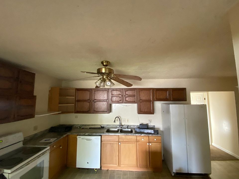 1st image of 2590 Crestwell Pl