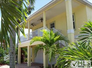241 Pearl St, Fort Myers Beach, FL 33931