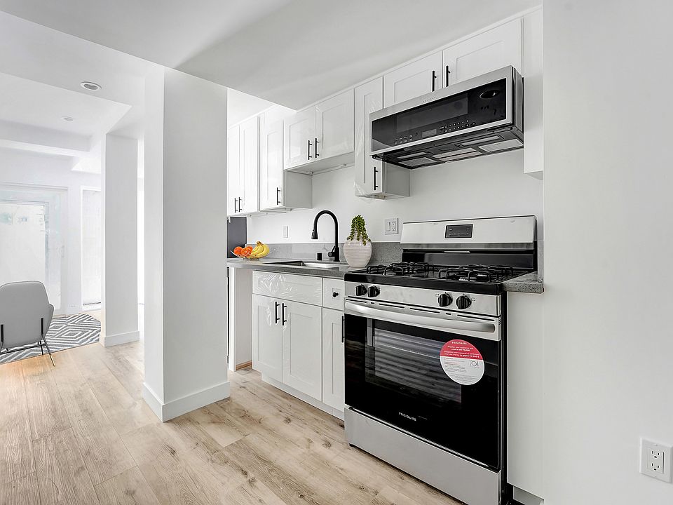 Valleywood Apartments - Studio