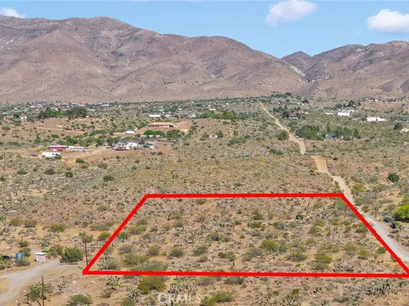 4 Lamprey Rd, Apple Valley, CA 92308