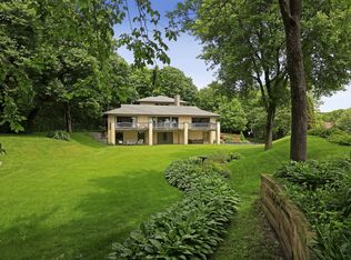 2512 Shoreline Dr, Wayzata, MN 55391