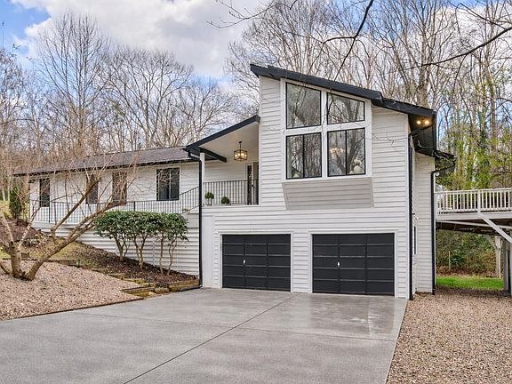 2nd image of 2400 Rockridge Ct