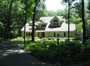 13 Rolling Brook Dr, Saratoga Springs, NY 12866