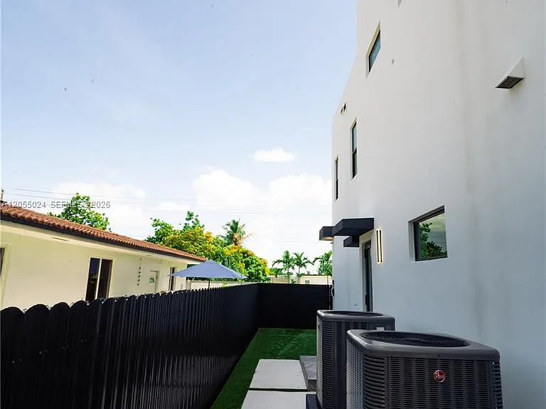 9330 SW 34th St — Photo 71