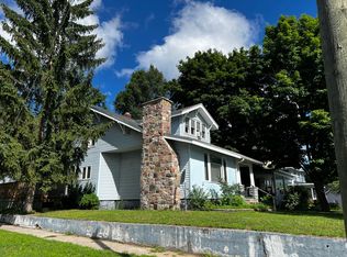 229 S Higbee St, Reed City, MI 49677