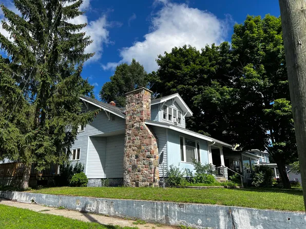 229 S Higbee St, Reed City, MI 49677