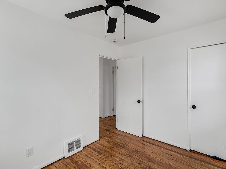 20720 Moross Rd, photo 11