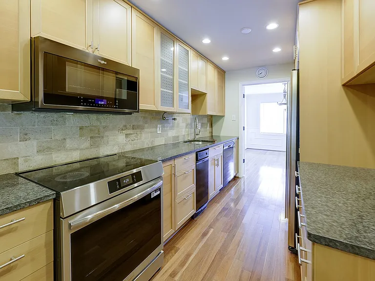 7518 Westlake Ter — Photo 25