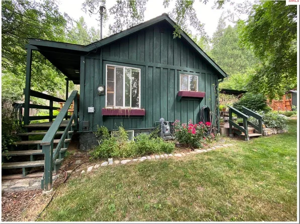 7501 Crow St, Bonners Ferry, ID 83805