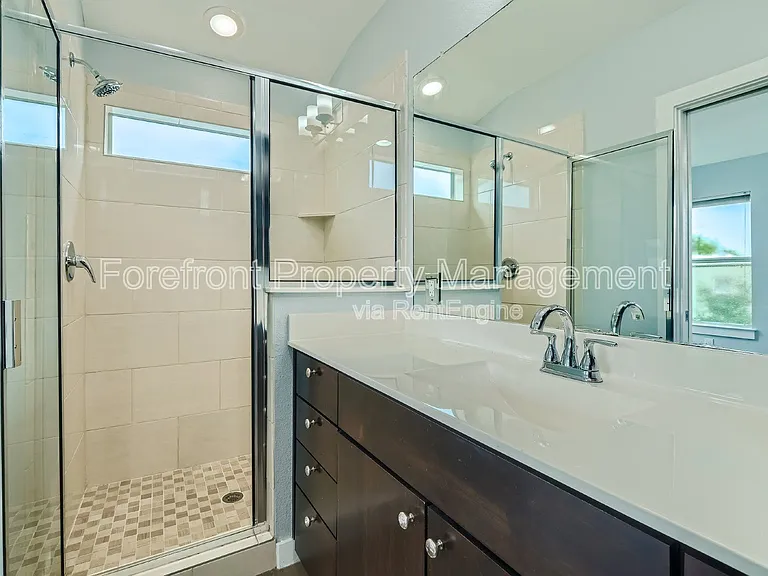 126 E Myrtle St — Photo 21