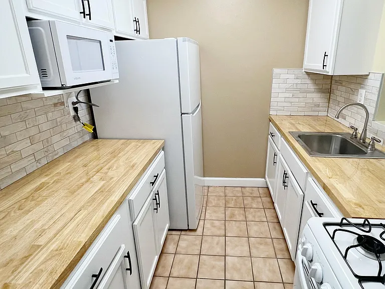 1021 Arlington Blvd #916 — Photo 2