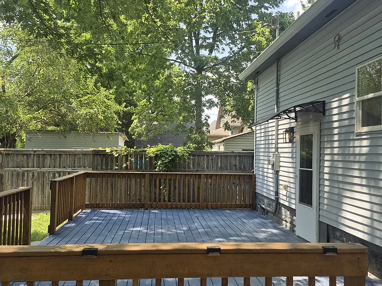 2329 Prospect St — Photo 3