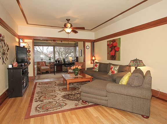 4th image of 643 Ontario St APT 2E