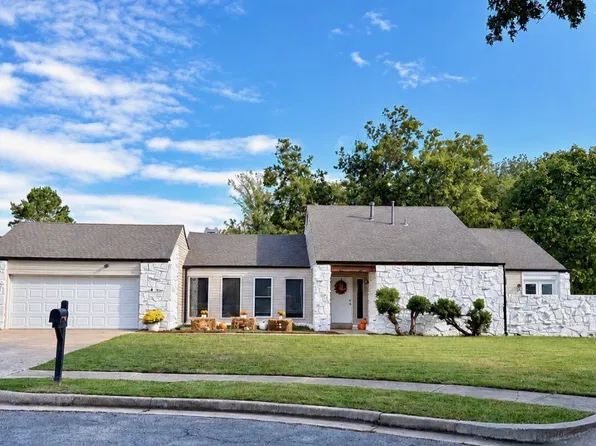 10019 E 39th Pl, Tulsa, OK 74146