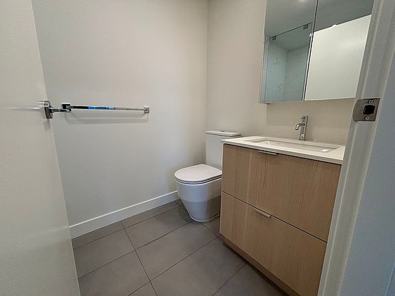 5th image of 318 Alderson Ave #1407