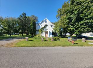 6407 Drake Settlement Rd, Burt, NY 14028