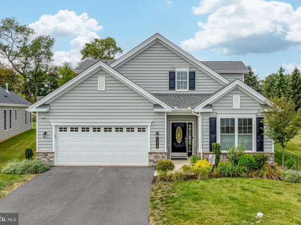 114 Knox Manor Ln, East Petersburg, PA 17520