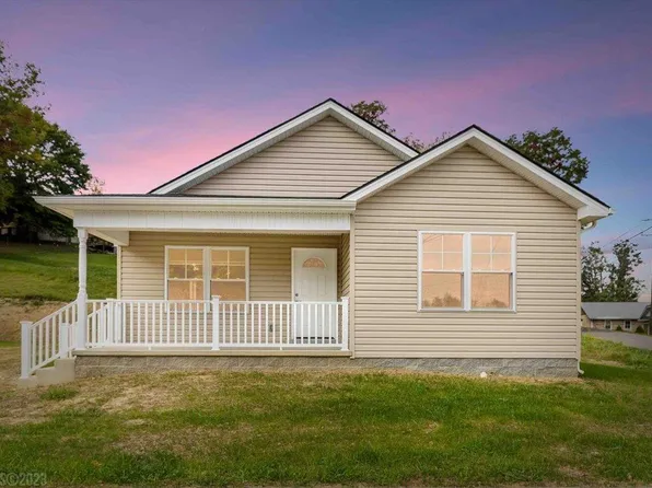 124 Pierce Ave, Pulaski, VA 24301