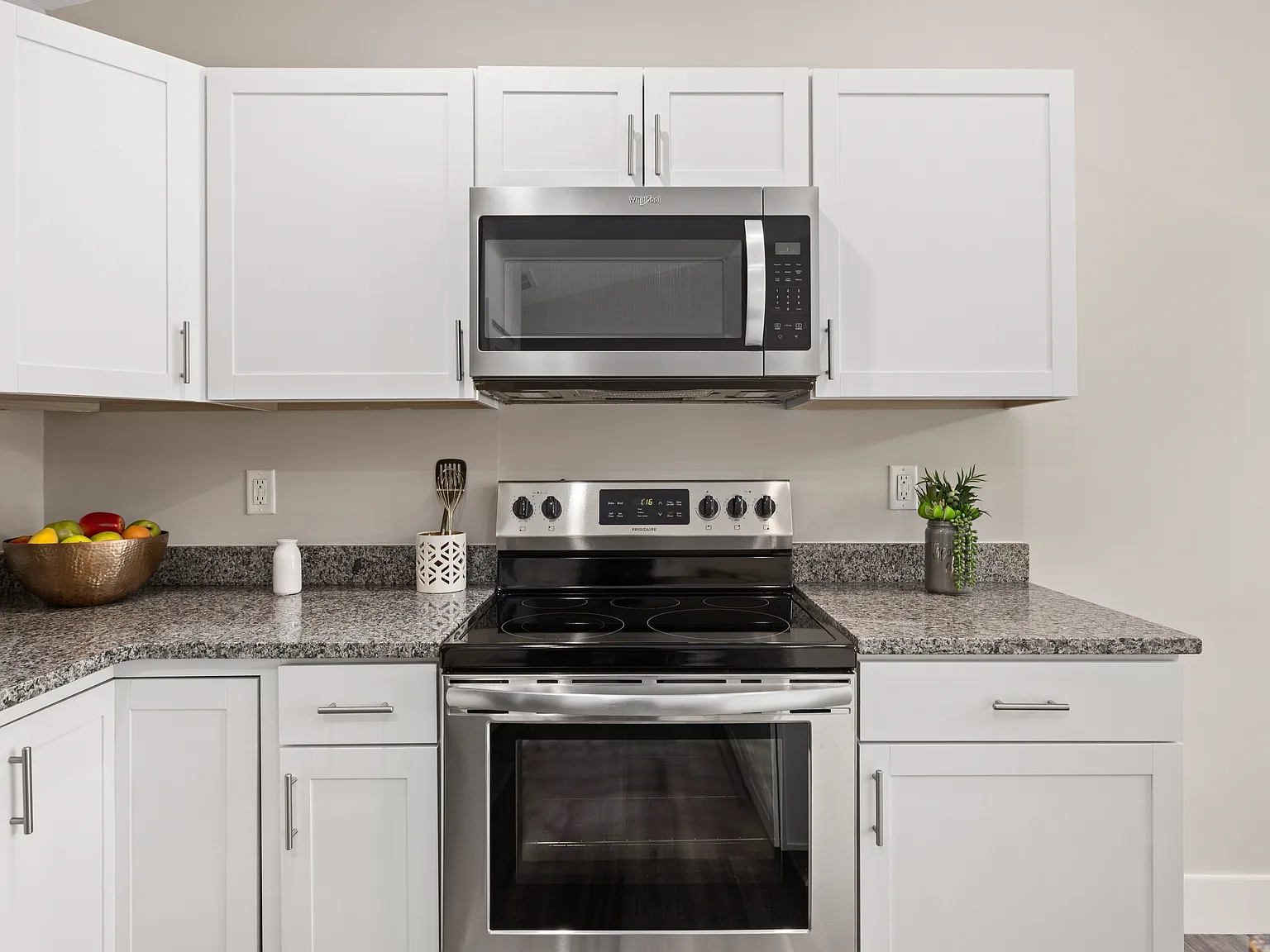 3 bed, 1404 sqft, $1,645 — Photo 4