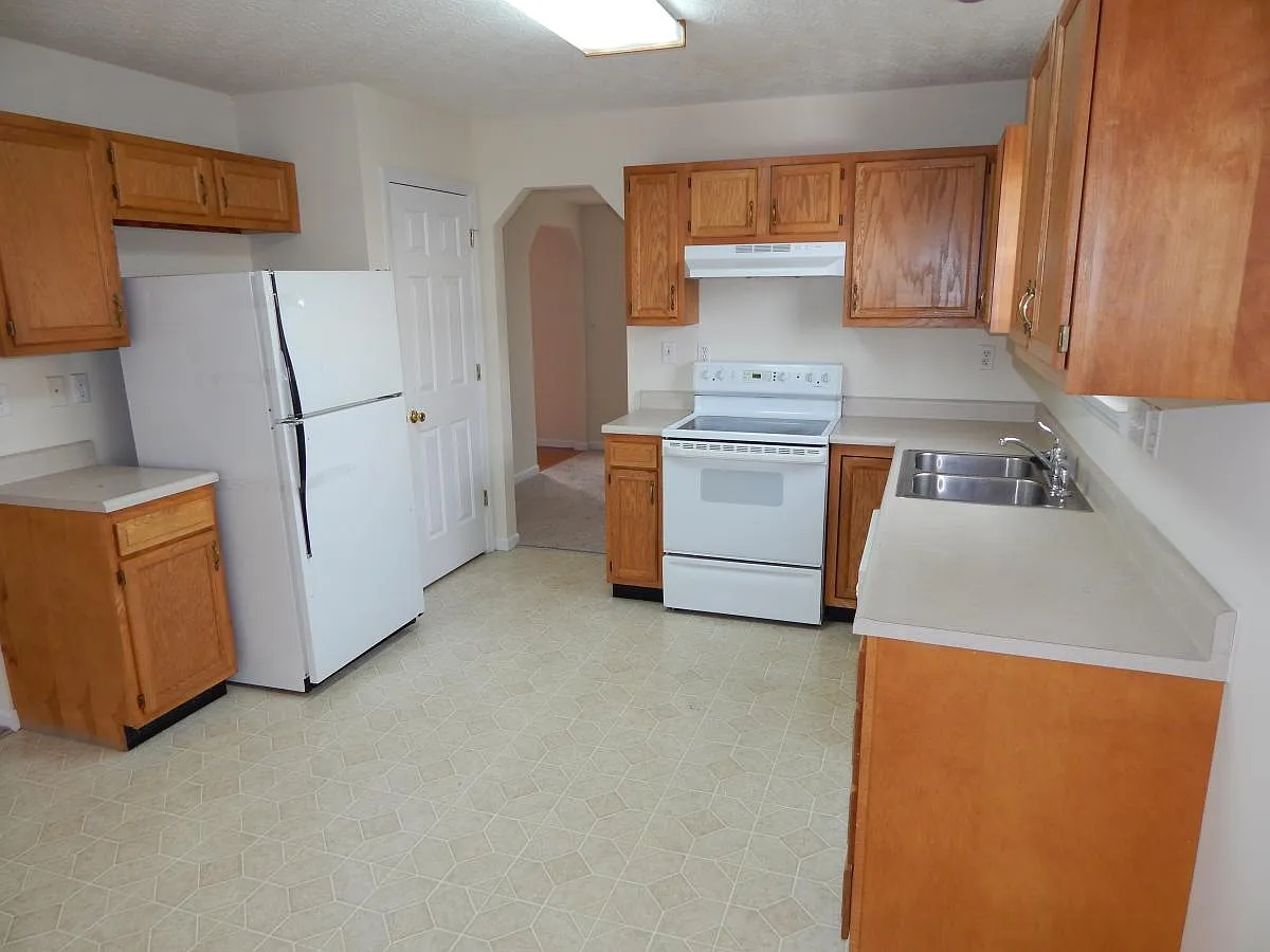 3 bed, 2.5 bath, 1650 sqft, $2,595 — Photo 4