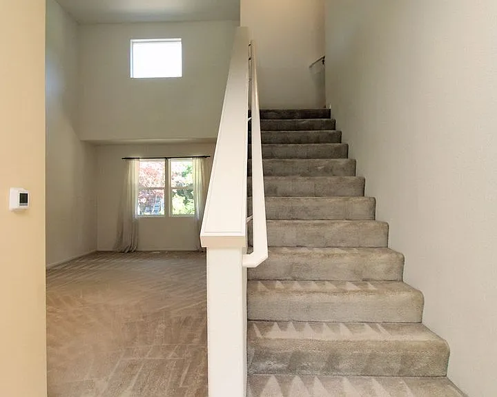 9946 NW Taylor St — Photo 12