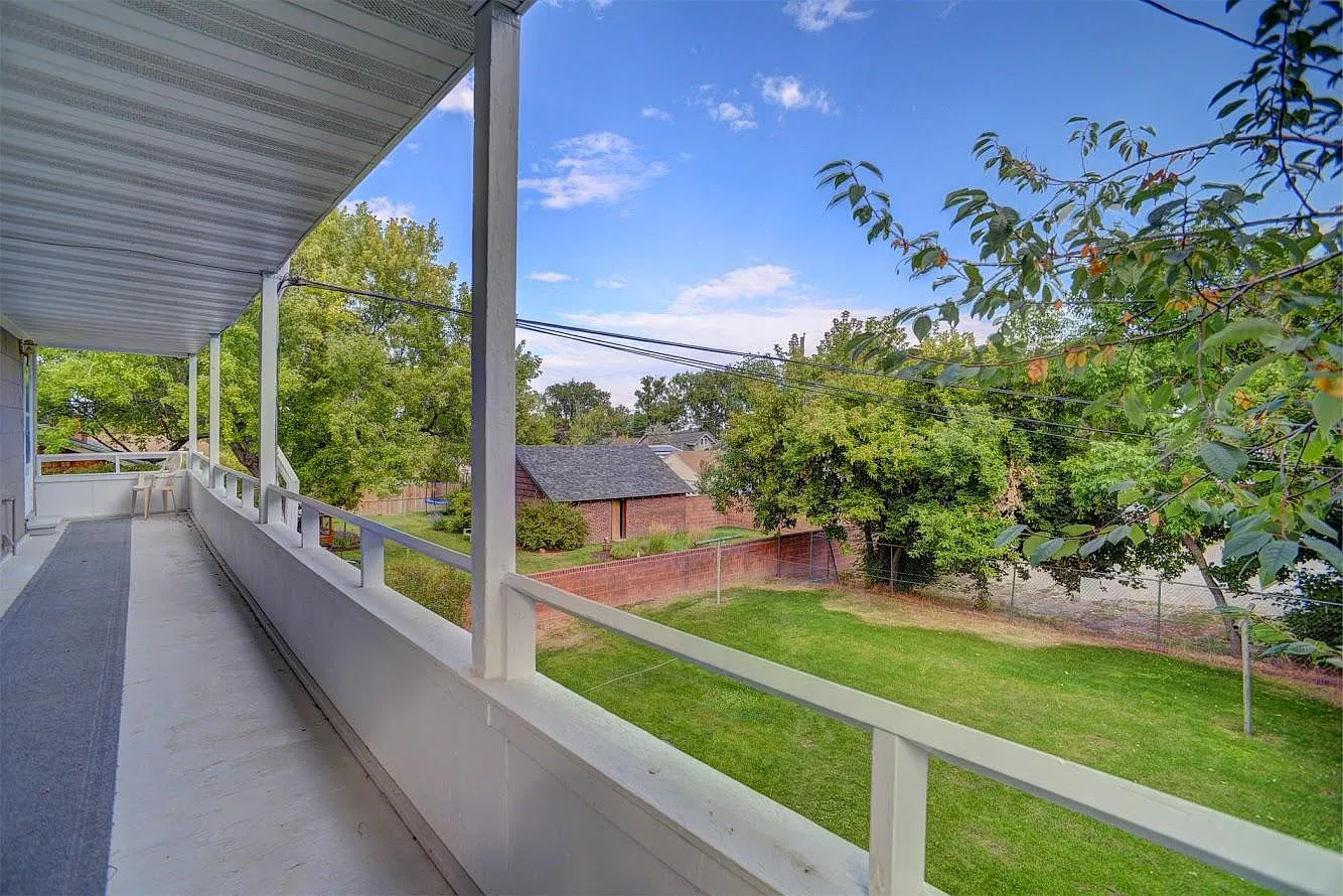 813 N Ewing St — Photo 4