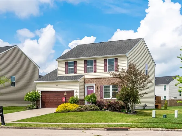 1275 Crystal Harbour Dr, Fairborn, OH 45324
