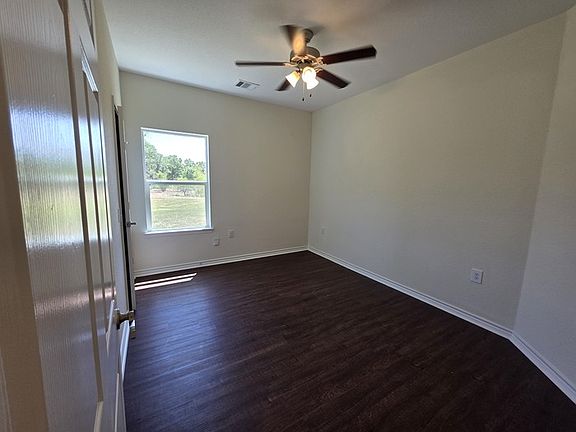 5th image of 210 Gavin Dr