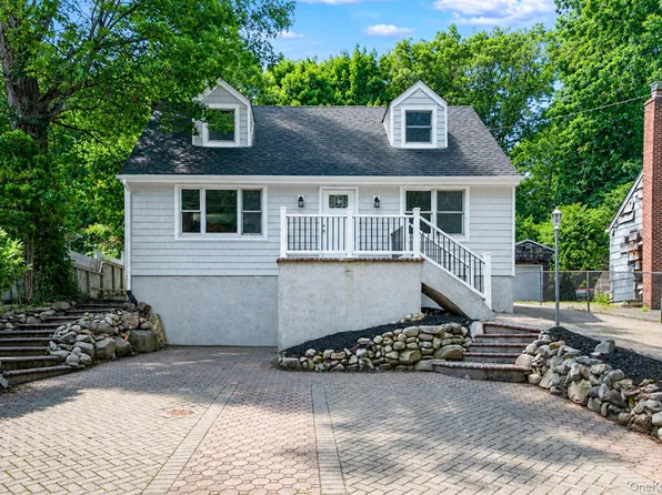 245 Melville Road, Huntington Station, NY 11746