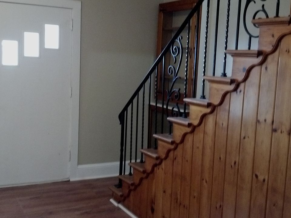 Living room/ stairs to 2nd Floor
