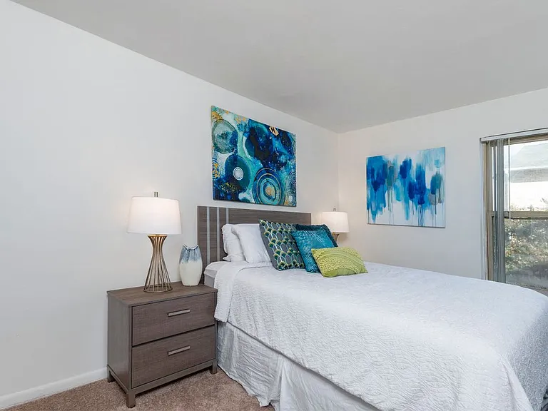 Berkdale Apartments — Photo 6