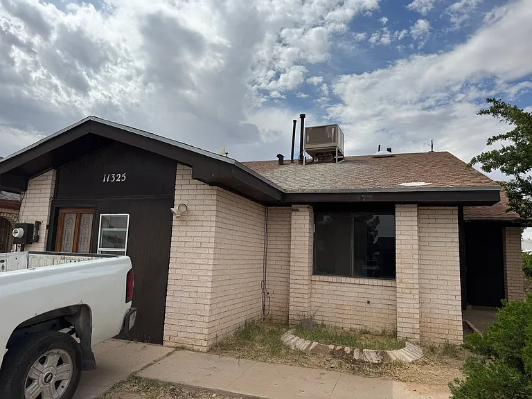 11325 Lake Geneva Dr — Photo 1