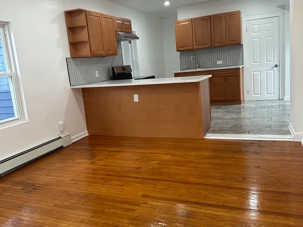 53 John St, Rensselaer, NY