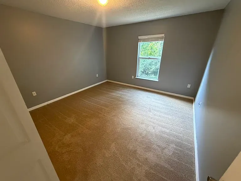 329 Chelmsford Ct — Photo 23