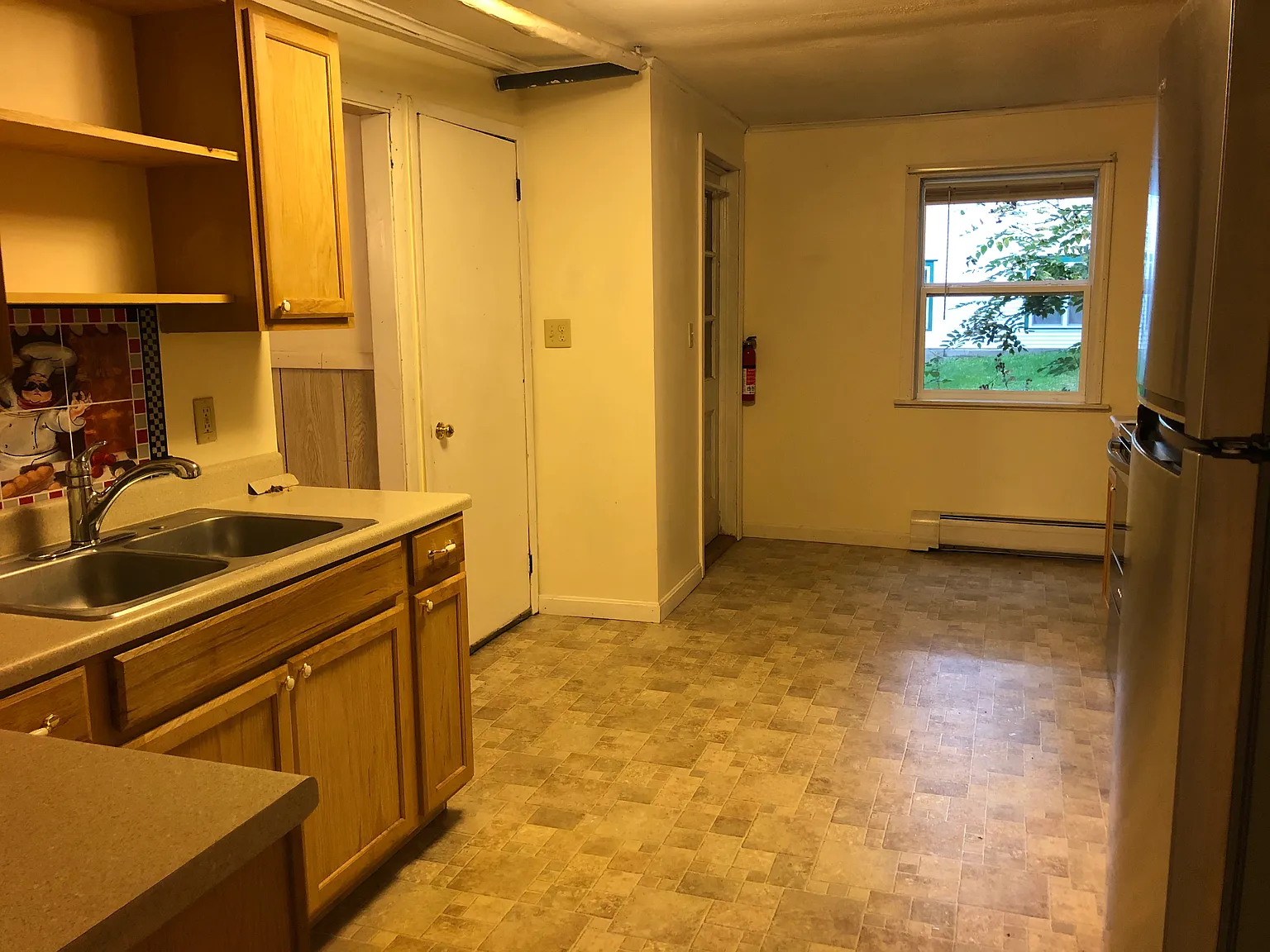 1 bed, 900 sqft, $1,300 — Photo 3