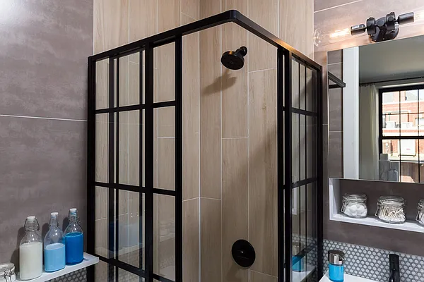 Rented by Nooklyn NYC LLC | media 41