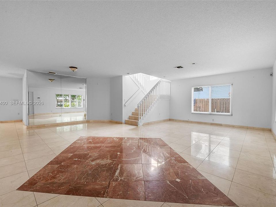 8724 NW 189th Ter, Hialeah, FL 33018 | Zillow