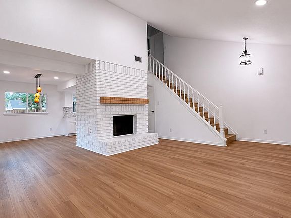 4th image of 1319 Briarmead Dr