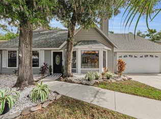 1916 River Crossing Dr, Valrico, FL 33596