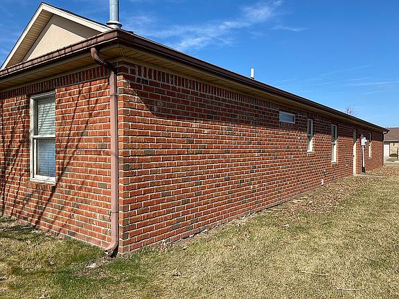 4th image of 403 Southwood Dr