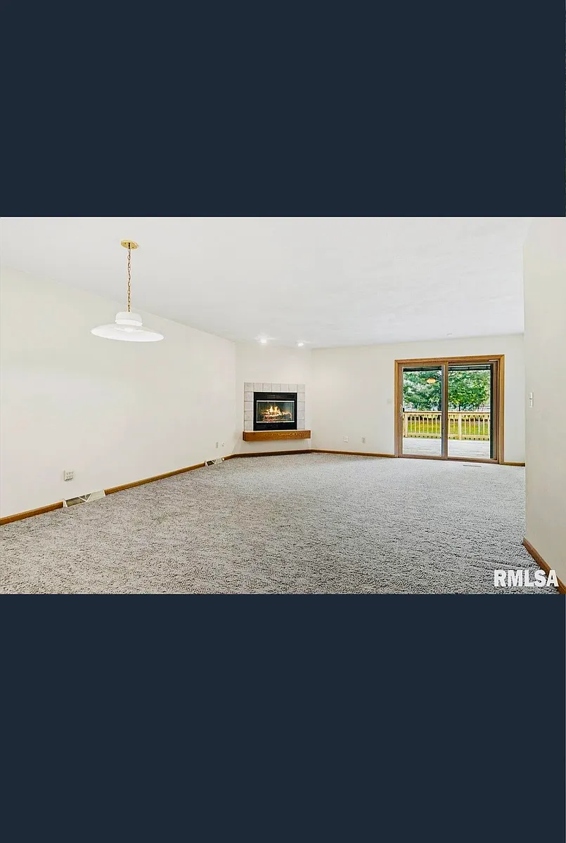 Building Photo - 323 Bellerive Rd