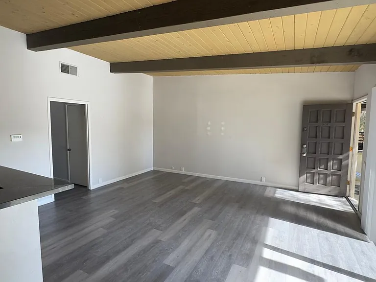 5934 Buffalo Ave #201 — Photo 17