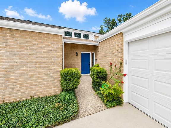 3rd image of 1006 Rock Canyon Dr