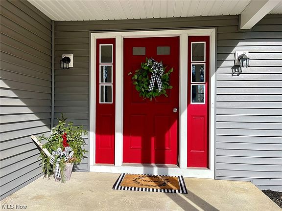 2nd image of 845 Laurel Glens Dr
