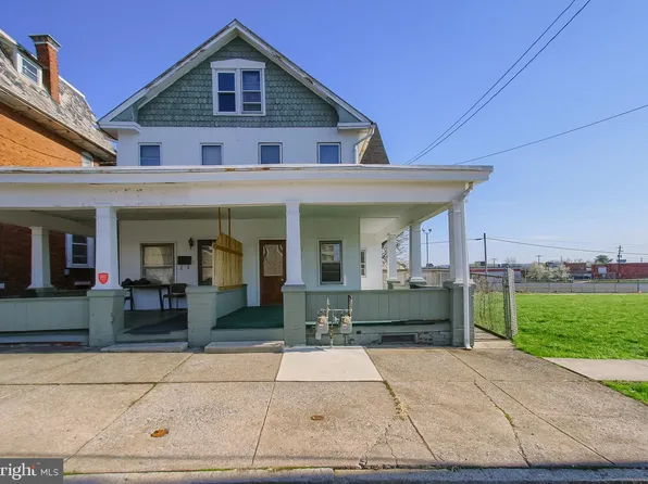 1827 Berryhill St, Harrisburg, PA 17104