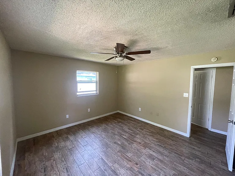 460 Oak Dr — Photo 6